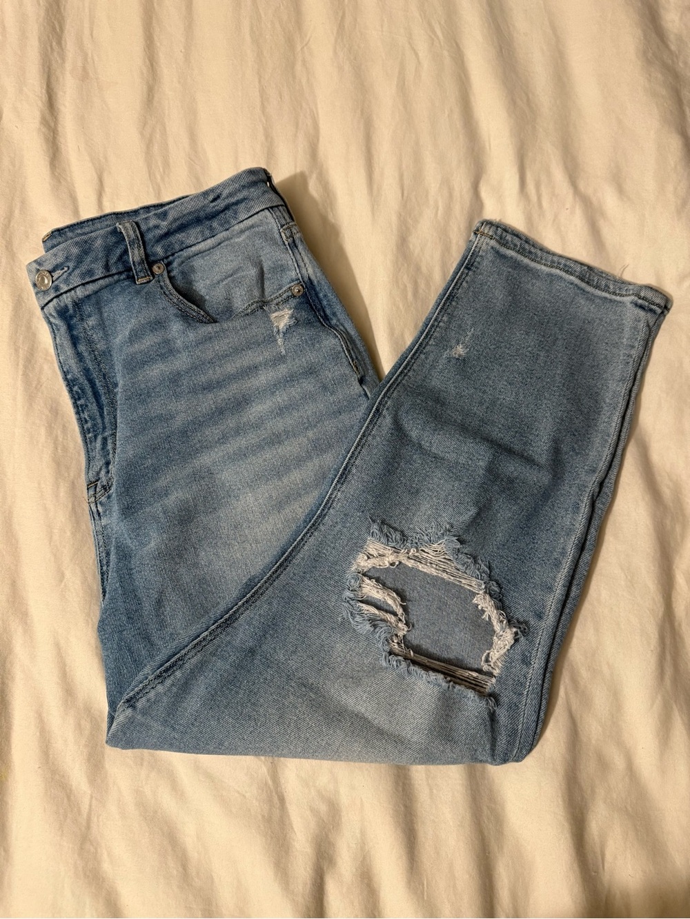 American Eagle Light Blue Distressed Women's Jeans